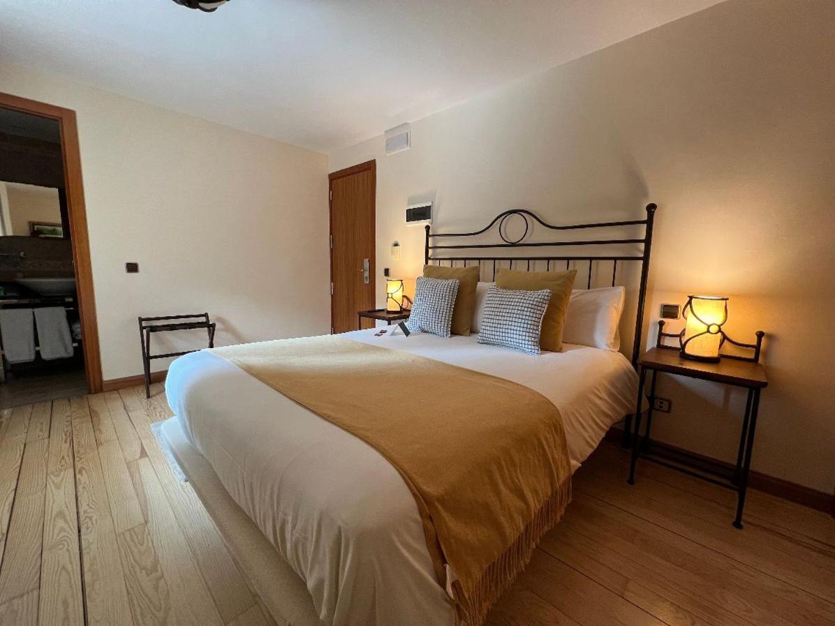 Corzo Hotel セルセディリャ エクステリア 写真