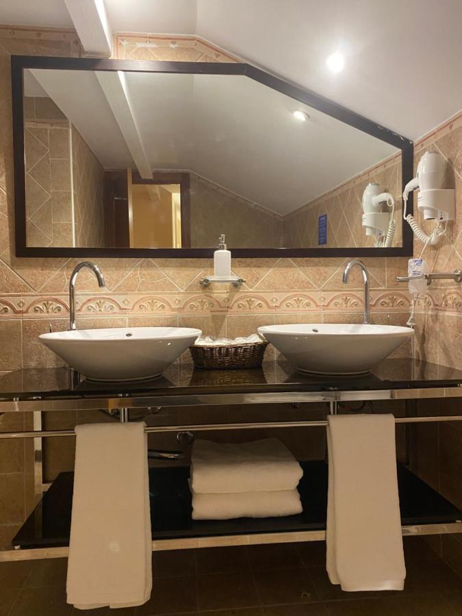 Corzo Hotel セルセディリャ エクステリア 写真