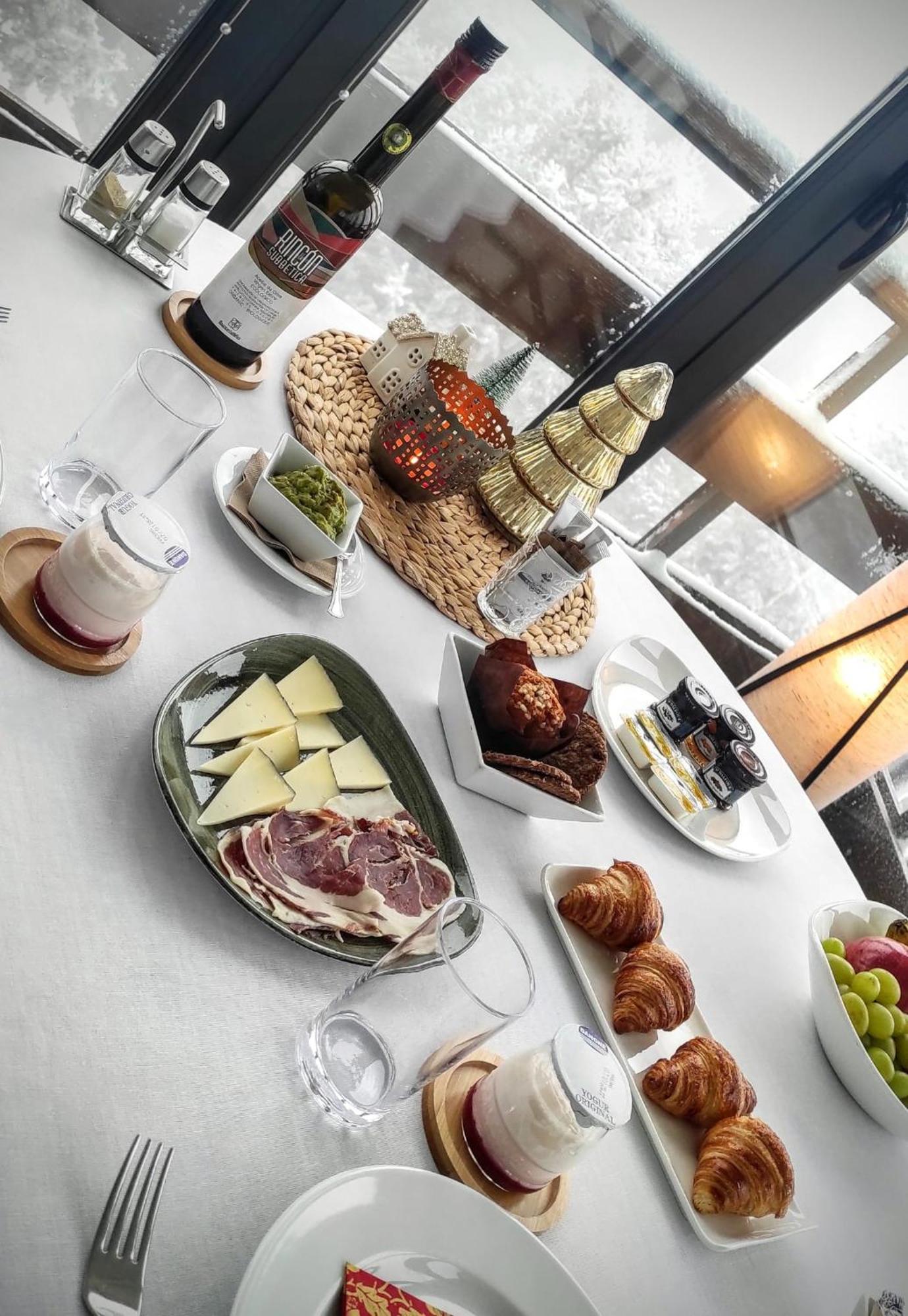 Corzo Hotel セルセディリャ エクステリア 写真